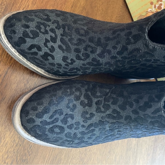 Buckle Very G Black Leopard-Print Ankle Booties - Picture 6 of 9